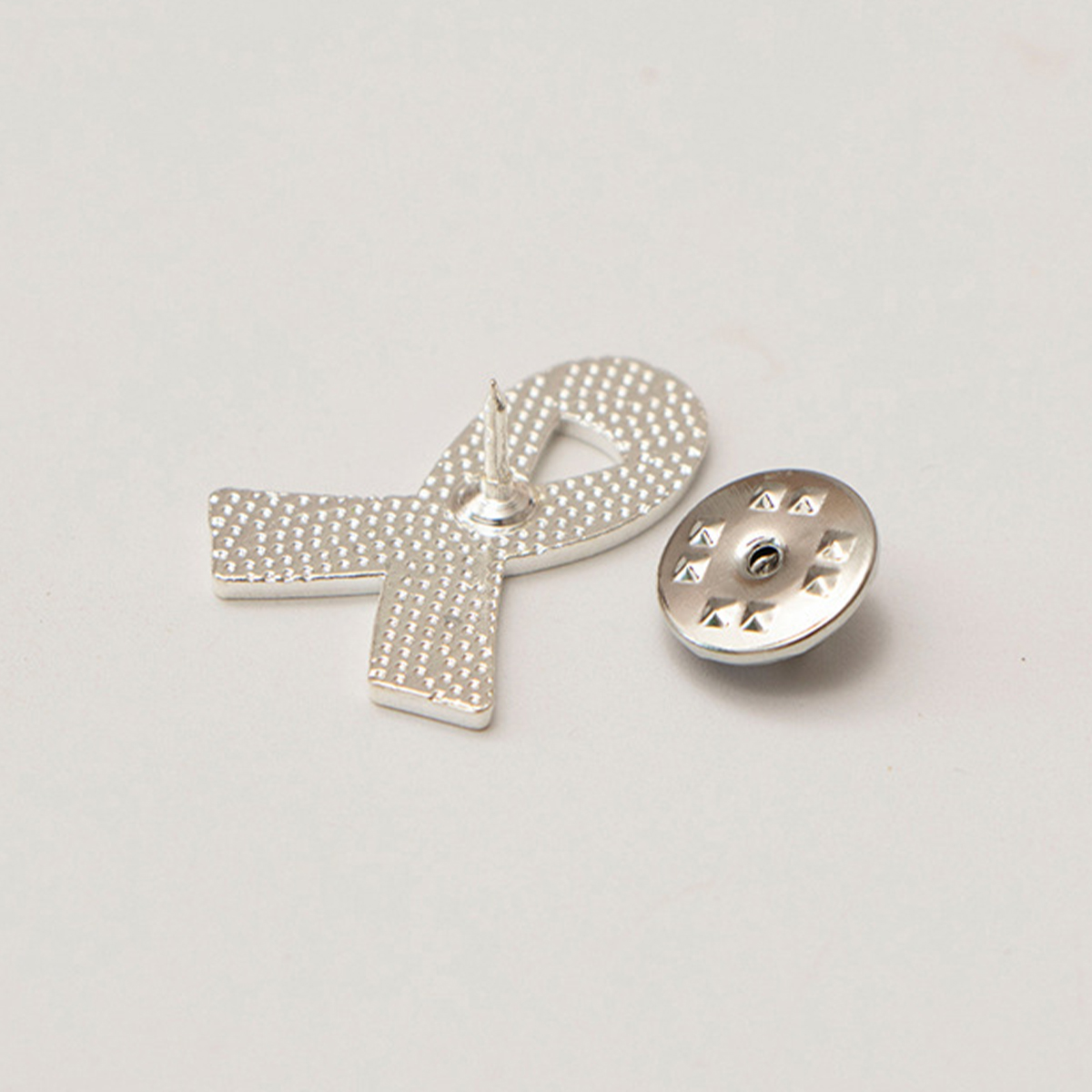 Harong Blue Ribbon Enamel Pins - Men Accessories Online recension och pris