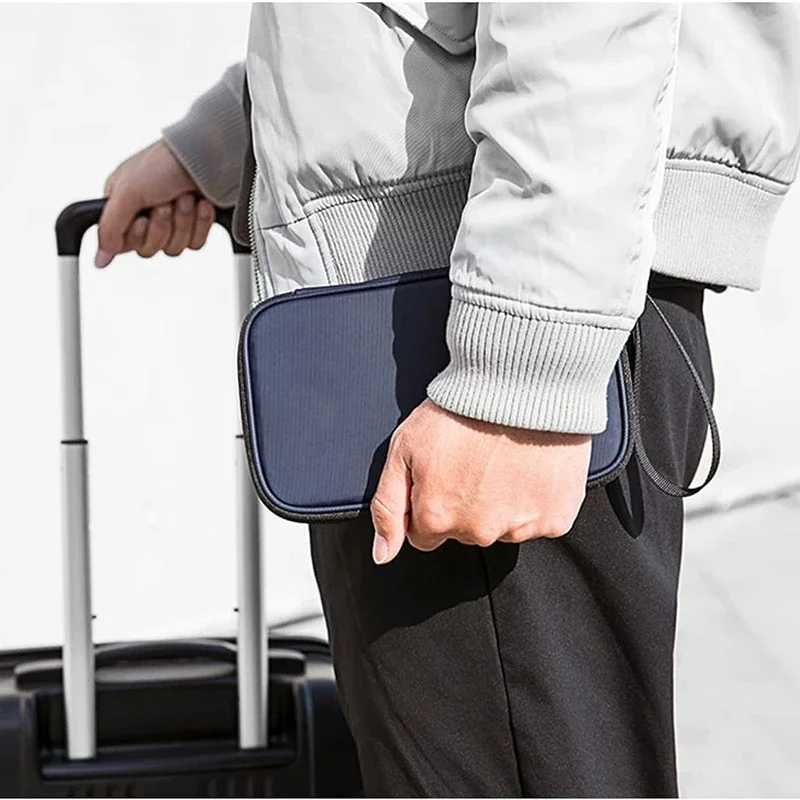 Lightweight Family Travel Pass - Men Accessories Wrist recension och pris